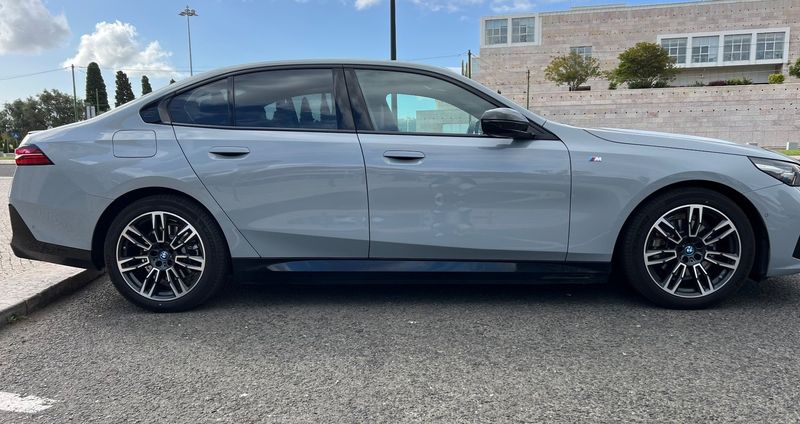 BMW 5 Series • 2024 • 7,100 km 5