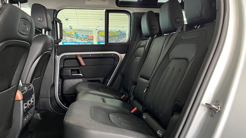 Land Rover Defender • 2020 • 20,000 km 5