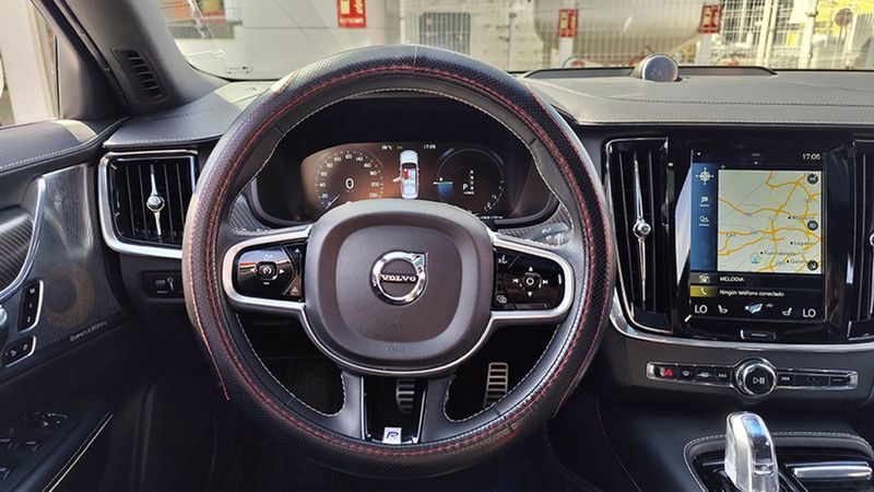 Volvo S90 • 2017 • 140,855 km 4