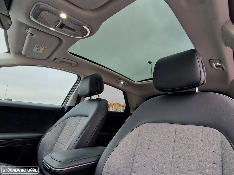 Hyundai Ioniq Electric • 2022 • 21,000 km 11