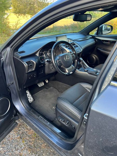 Lexus NX • 2017 • 152,000 km 4