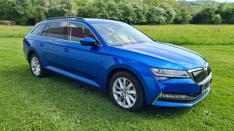 Škoda Superb • 2020 • 83,445 km 6