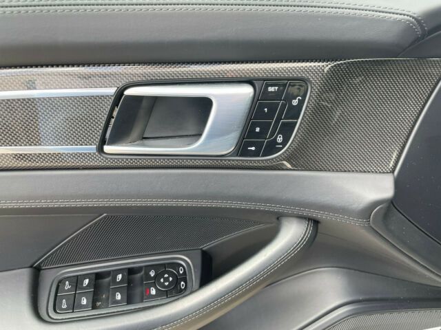 Porsche Panamera • 2016 • 104,000 km 11
