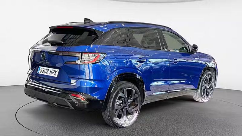 Renault Captur • 2024 • 6,036 km 4