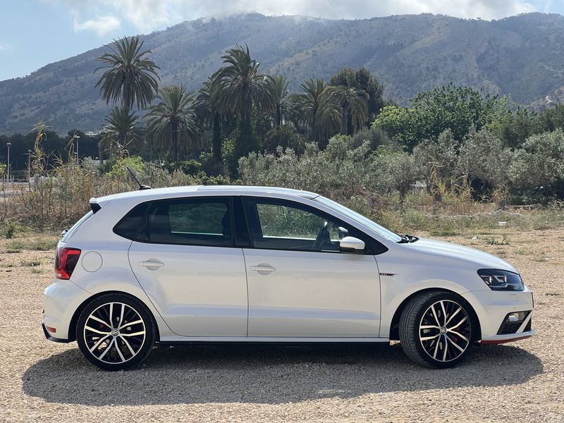 Volkswagen Polo • 2015 • 101,000 km 3