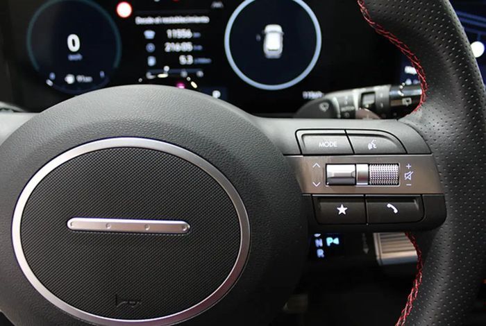 Hyundai Kona • 2023 • 11,400 km 8