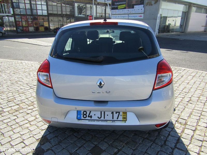 Renault Clio • 2010 • 140,000 km 1