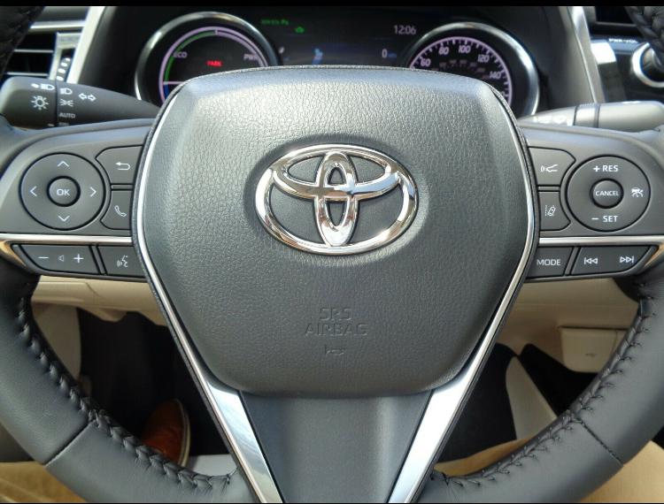 Toyota Camry • 2020 • 2,020 km 3