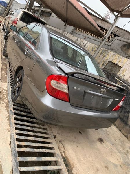 Toyota Camry • 2003 • 2 km 8