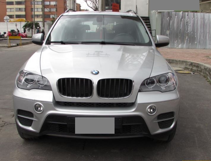 BMW X5 • 2013 • 115,000 km 2