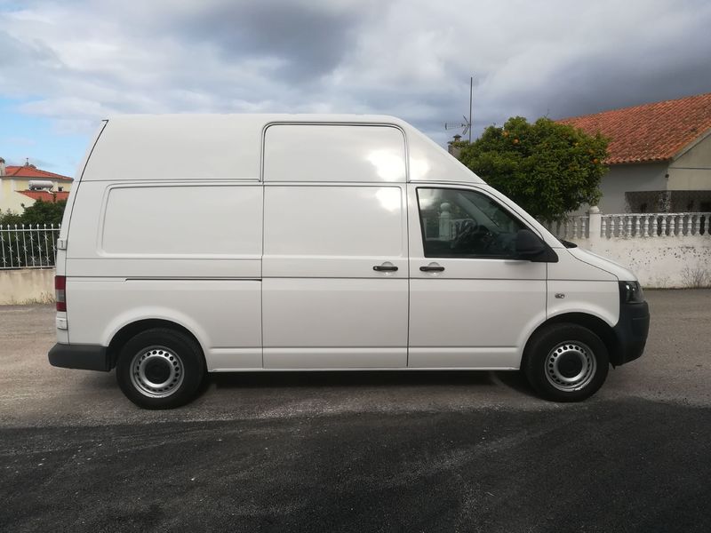 Volkswagen T5 Transporter Shuttle • 2015 • 168,531 km 4