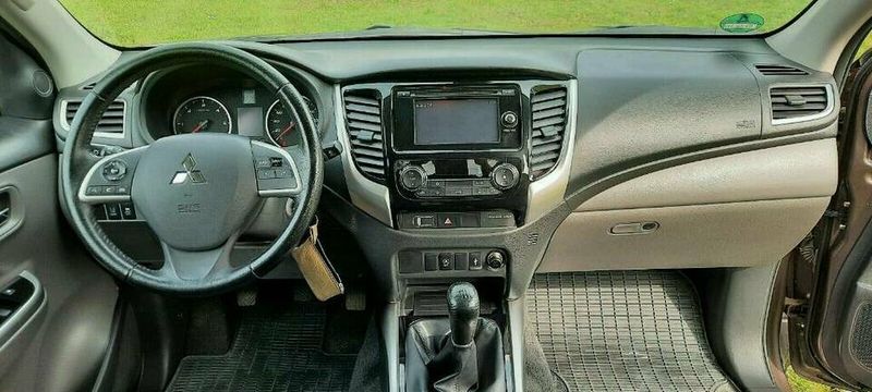 Mitsubishi L200 • 2017 • 81,000 km 6