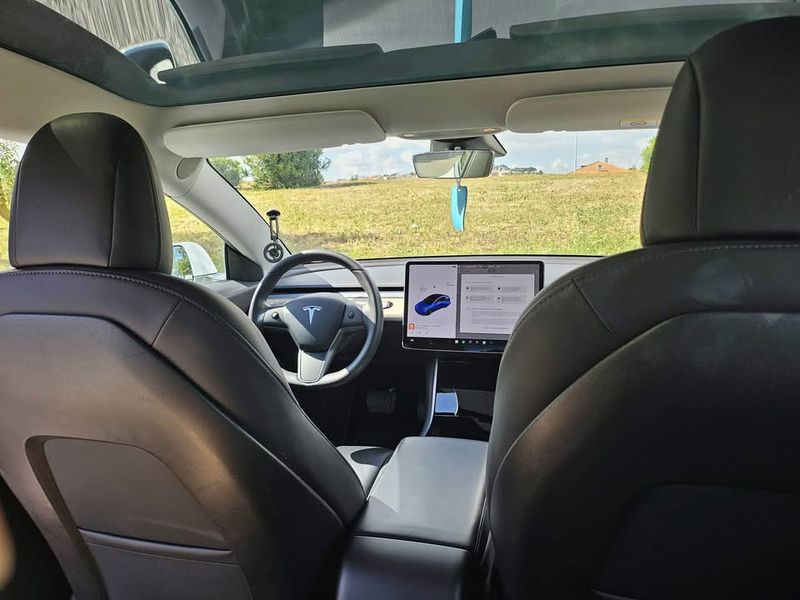 Tesla Model 3 • 2020 • 192,000 km 6