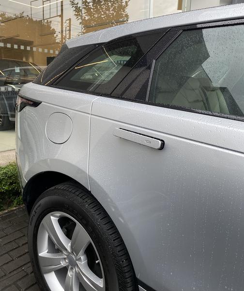 Land Rover Range Rover • 2021 • 100 km 11