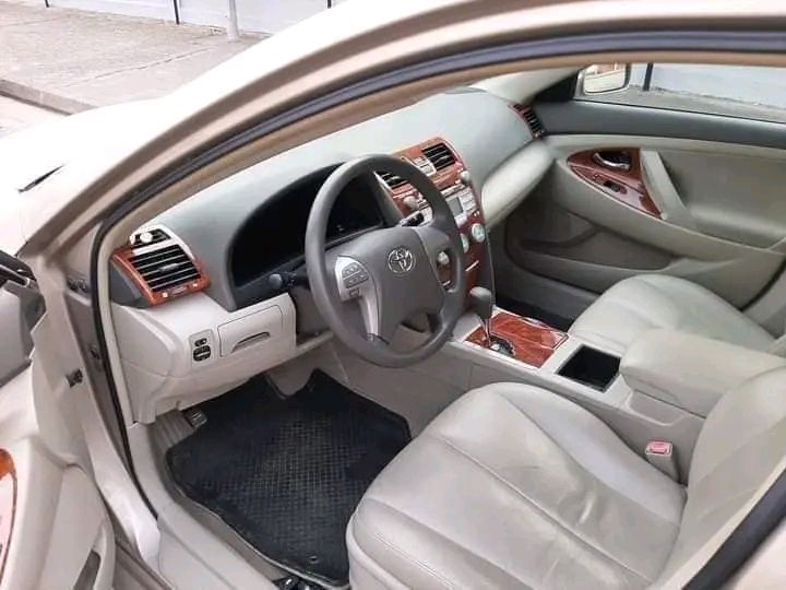 Toyota Camry • 2010 • 126,340 km 8