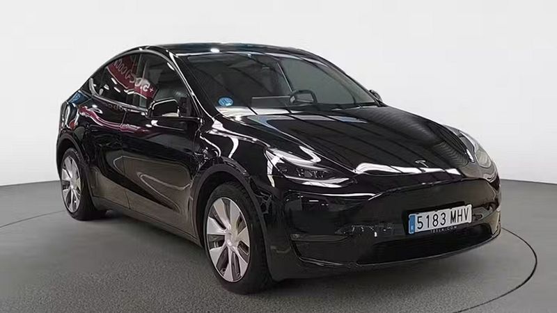 Tesla Model Y • 2023 • 84,413 km 4