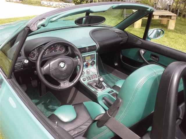 BMW Z3 • 1998 • 121,560 km 2