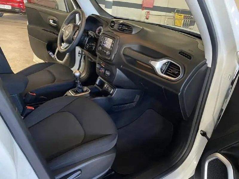 Jeep Renegade • 2019 • 99,000 km 9