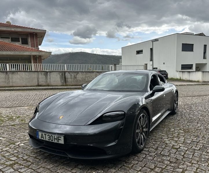 Porsche Taycan • 2021 • 89,000 km 2
