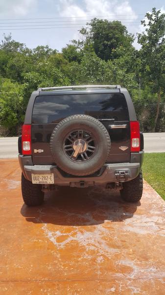 Hummer H3 • 2008 • 110,000 km 1