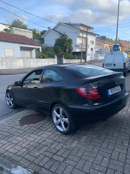 Mercedes-Benz 200 - 300 • 2002 • 98,000 km 3