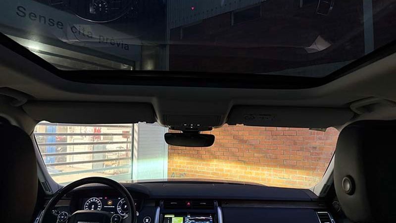 Land Rover Discovery • 2018 • 73,000 km 7