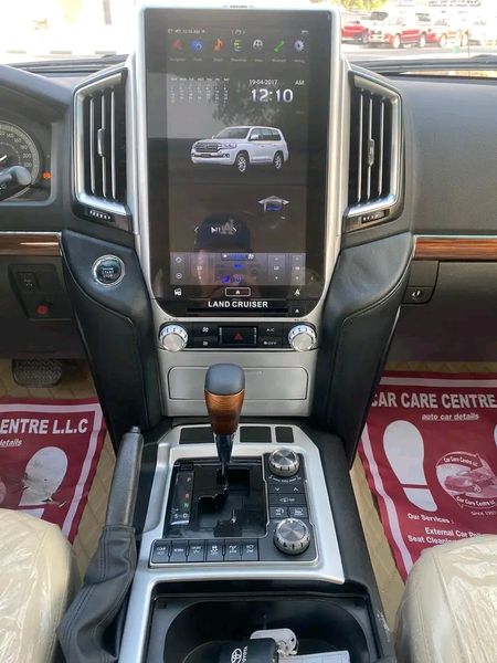 Toyota Land Cruiser • 2020 • 21 km 2