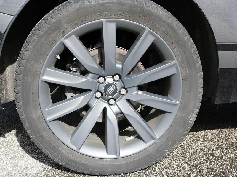 Land Rover Range Rover Velar • 2017 • 156,500 km 6