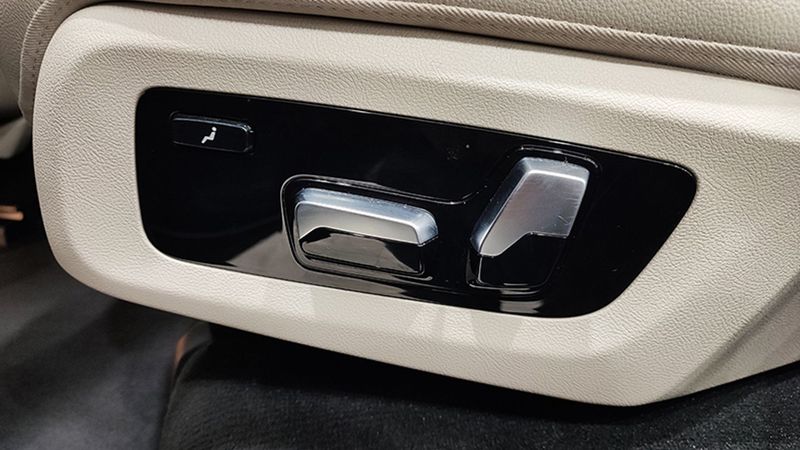 BMW X5 • 2020 • 42,284 km 18