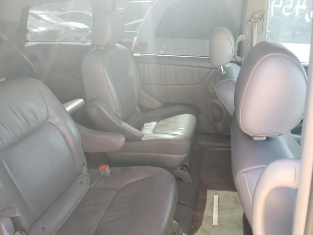 Toyota Sienna • 2005 • 6 km 5