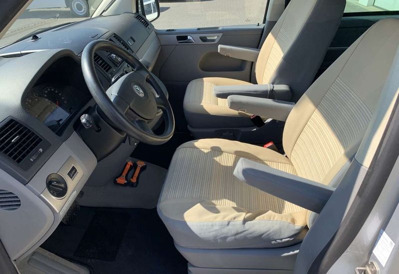 Volkswagen California • 2008 • 156,700 km 4