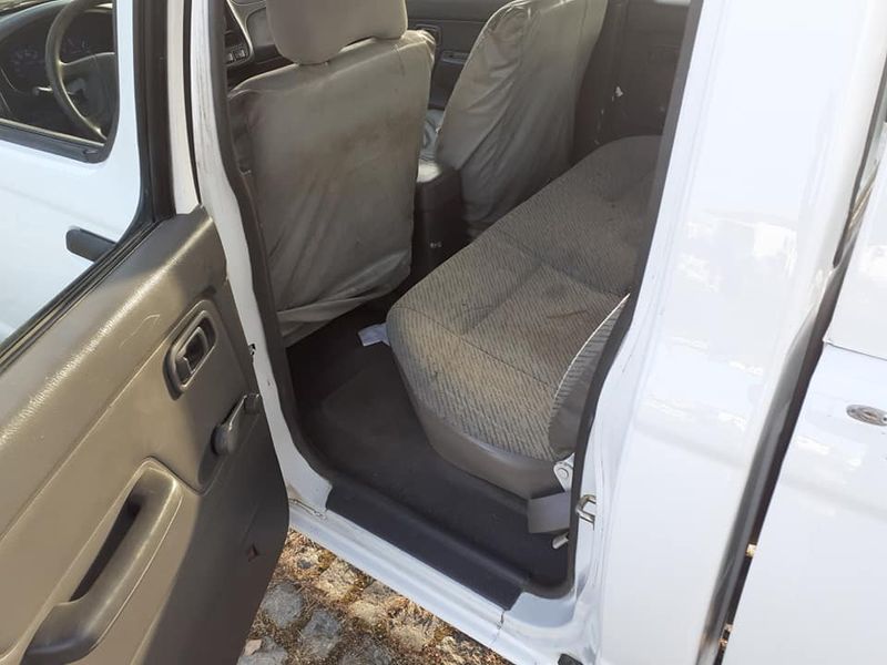 Nissan Pickup • 2002 • 99,000 km 6