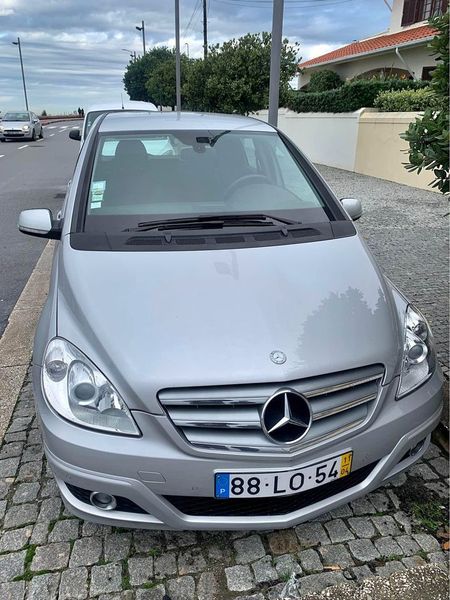 Mercedes-Benz Class B • 2011 • 102,000 km 2
