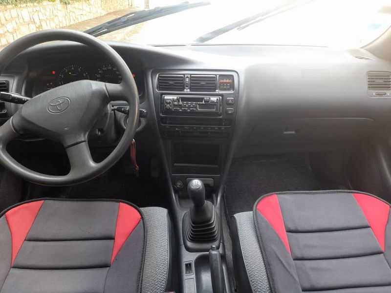 Toyota Corolla • 1992 • 265,000 km 6