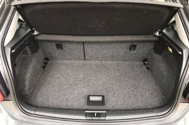 Volkswagen Polo • 2017 • 189,999 km 5