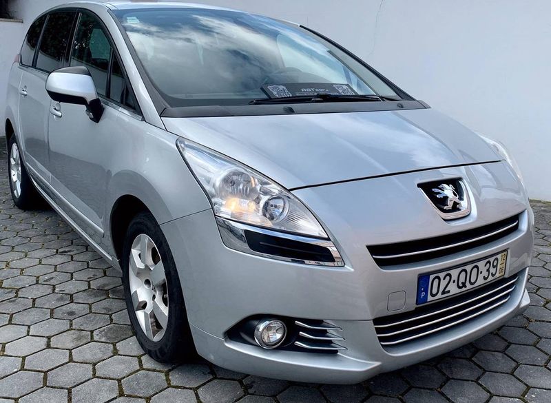 Peugeot 5008 • 2012 • 192,999 km 1