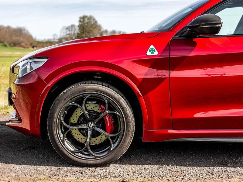 Alfa Romeo Stelvio • 2017 • 51,000 km 6