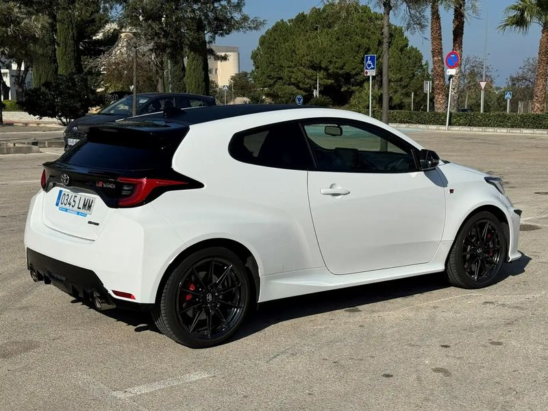 Toyota Yaris • 2021 • 12,950 km 3
