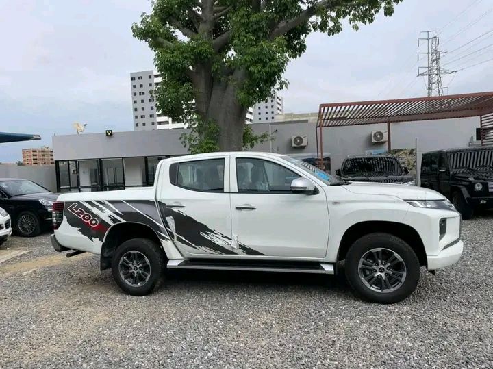 Mitsubishi L200 • 2022 • 0 km 3