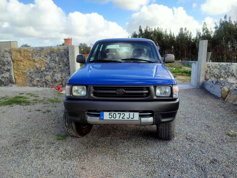 Toyota Hilux • 1998 • 80,000 km 1