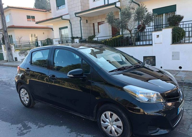 Toyota Yaris • 2012 • 180,000 km 4