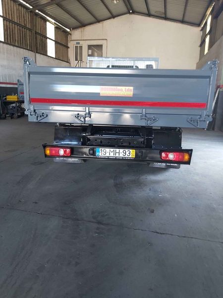 Mitsubishi Fuso canter • 1999 • 129,000 km 4