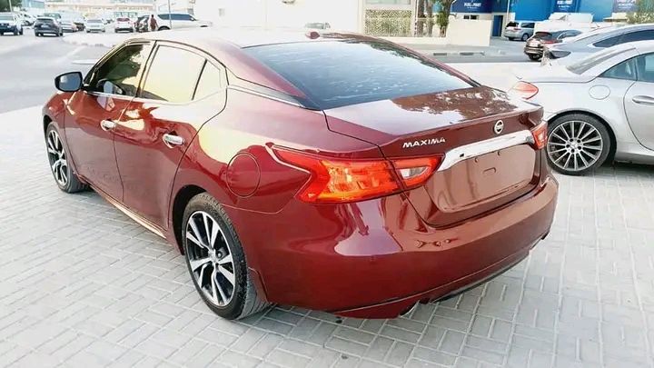 Nissan Maxima • 2017 • 60,000 km 3