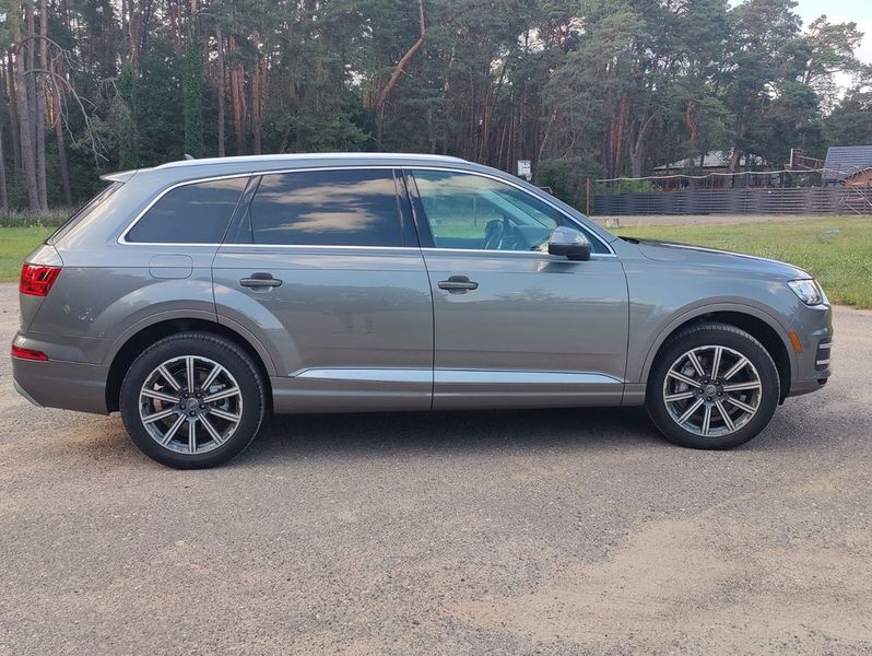 Audi Q7 • 2017 • 132,000 km 3