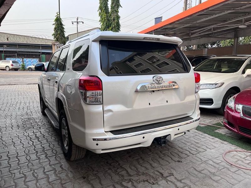 Toyota 4Runner • 2016 • 50,000 km 3