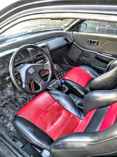 Honda CR-X • 1988 • 60,000 km 3