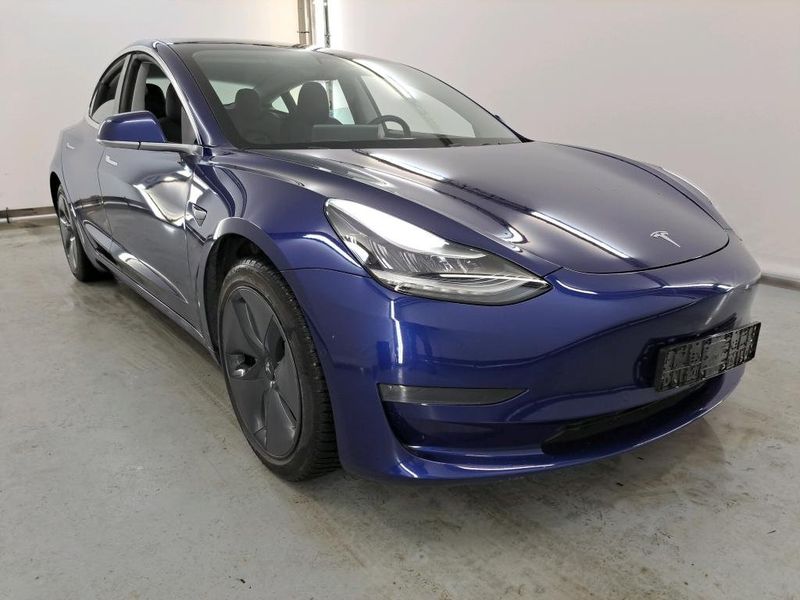 Tesla Model 3 • 2019 • 61,000 km 1