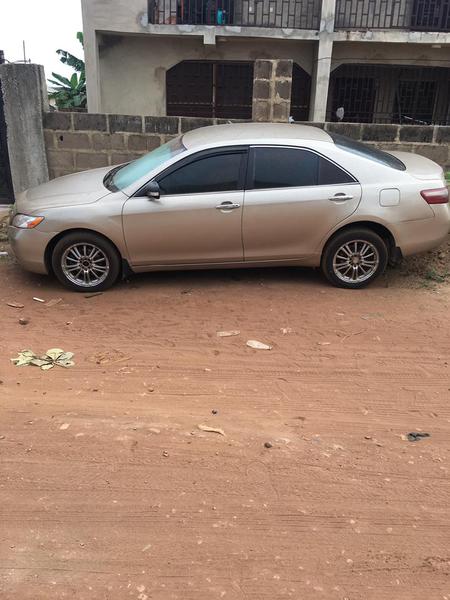 Toyota Camry • 2007 • 120,000 km 4