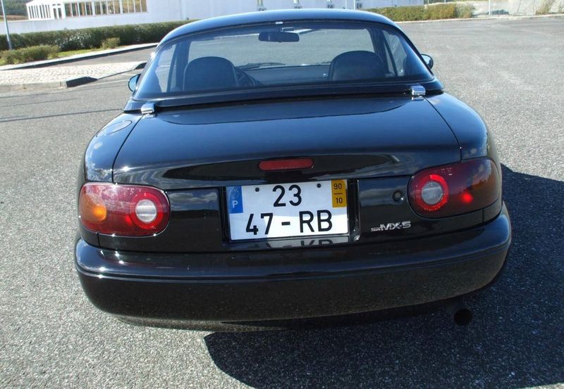 Mazda MX-5 Miata • 1990 • 160,000 km 4