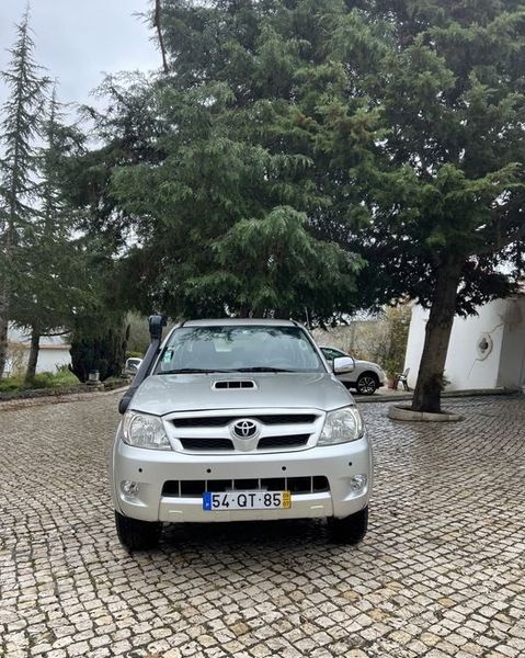 Toyota Hilux • 2008 • 220,000 km 4